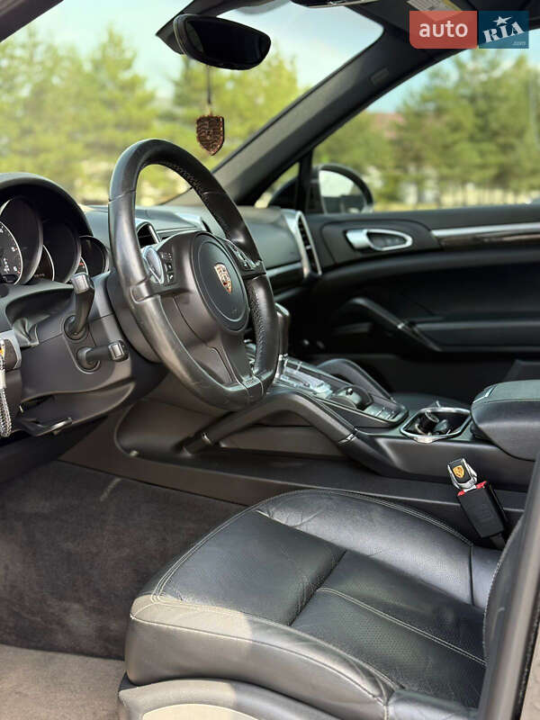 Позашляховик / Кросовер Porsche Cayenne 2013 в Самборі