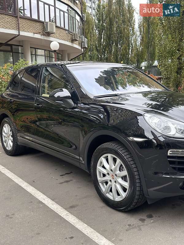 Внедорожник / Кроссовер Porsche Cayenne 2013 в Киеве