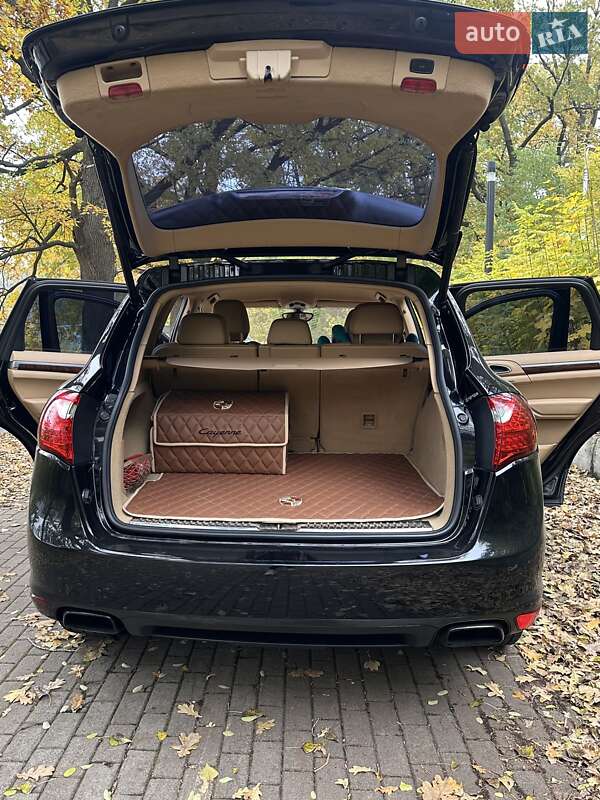 Внедорожник / Кроссовер Porsche Cayenne 2013 в Киеве