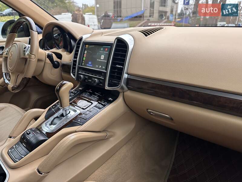 Внедорожник / Кроссовер Porsche Cayenne 2013 в Киеве