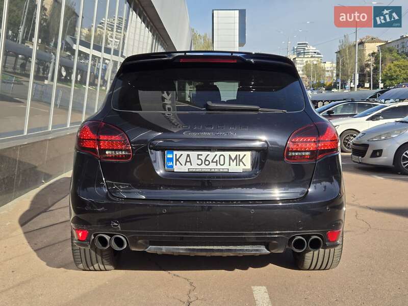 Внедорожник / Кроссовер Porsche Cayenne 2010 в Киеве