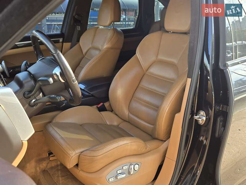 Внедорожник / Кроссовер Porsche Cayenne 2010 в Киеве