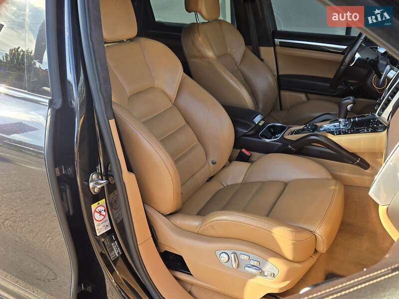 Внедорожник / Кроссовер Porsche Cayenne 2010 в Киеве