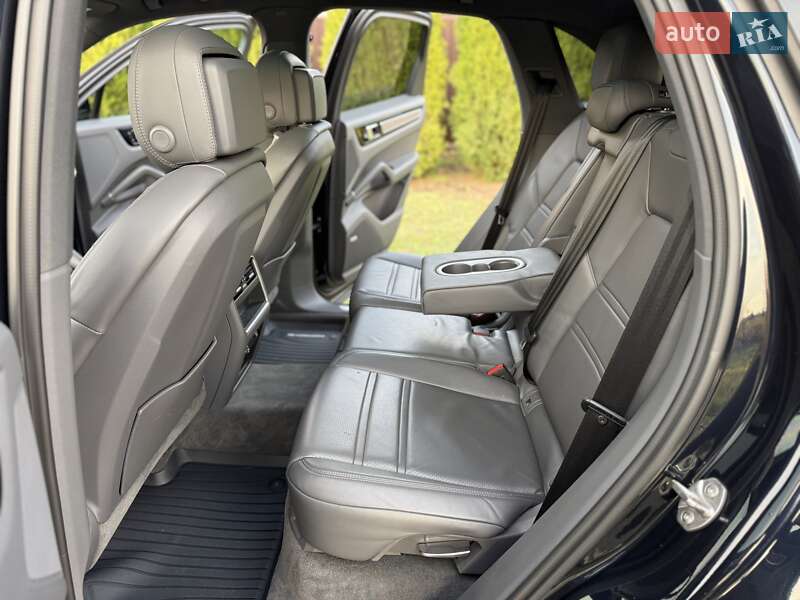 Позашляховик / Кросовер Porsche Cayenne 2018 в Дніпрі фото 21 Позашляховик / Кросовер Porsche Cayenne 2018 в Дніпрі