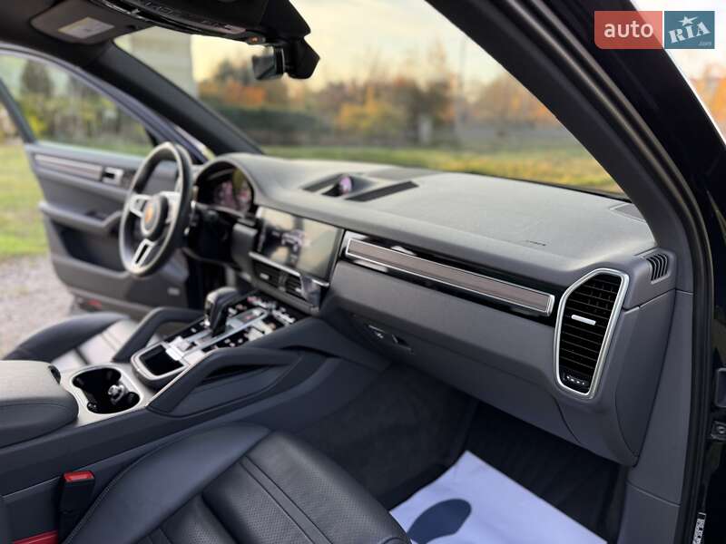 Позашляховик / Кросовер Porsche Cayenne 2018 в Дніпрі фото 28 Позашляховик / Кросовер Porsche Cayenne 2018 в Дніпрі
