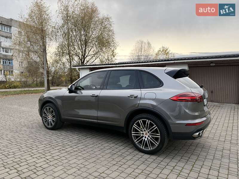 Позашляховик / Кросовер Porsche Cayenne 2015 в Малині фото 7 Позашляховик / Кросовер Porsche Cayenne 2015 в Малині