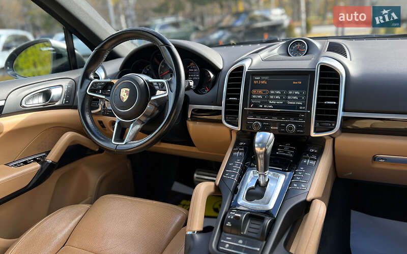 Внедорожник / Кроссовер Porsche Cayenne 2016 в Львове