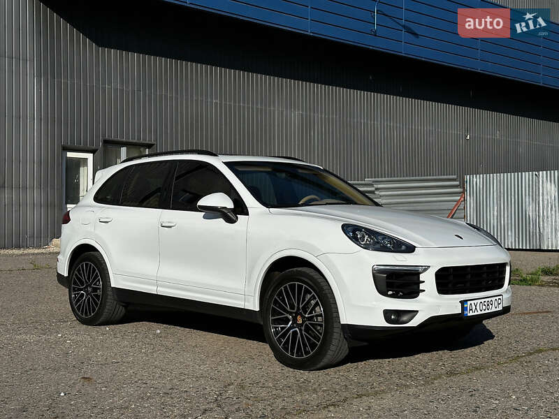 Позашляховик / Кросовер Porsche Cayenne 2015 в Харкові