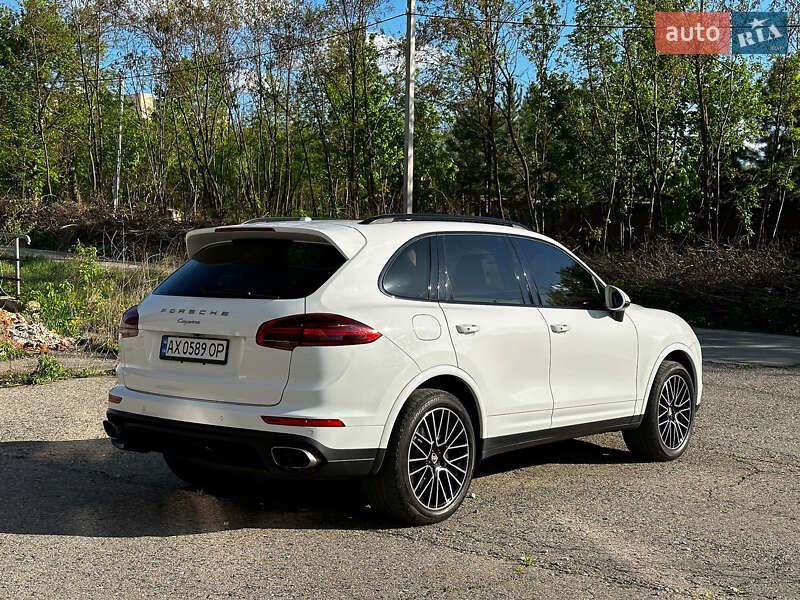 Позашляховик / Кросовер Porsche Cayenne 2015 в Харкові