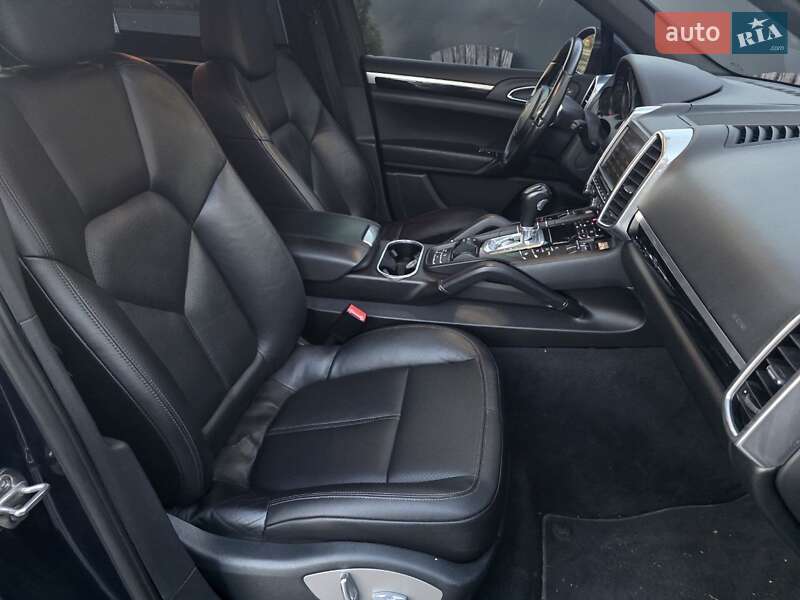 Позашляховик / Кросовер Porsche Cayenne 2011 в Тернополі