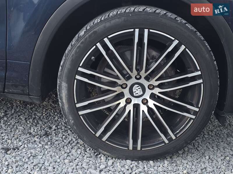Позашляховик / Кросовер Porsche Cayenne 2011 в Тернополі