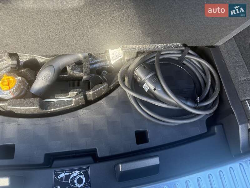 Внедорожник / Кроссовер Porsche Cayenne 2024 в Киеве