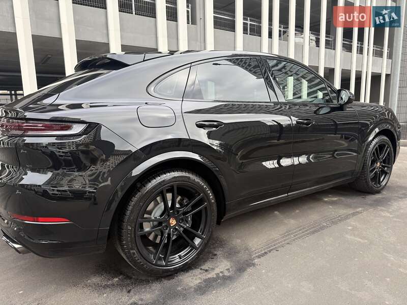 Внедорожник / Кроссовер Porsche Cayenne 2024 в Киеве