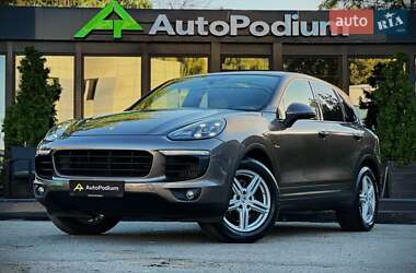 Внедорожник / Кроссовер Porsche Cayenne 2016 в Киеве