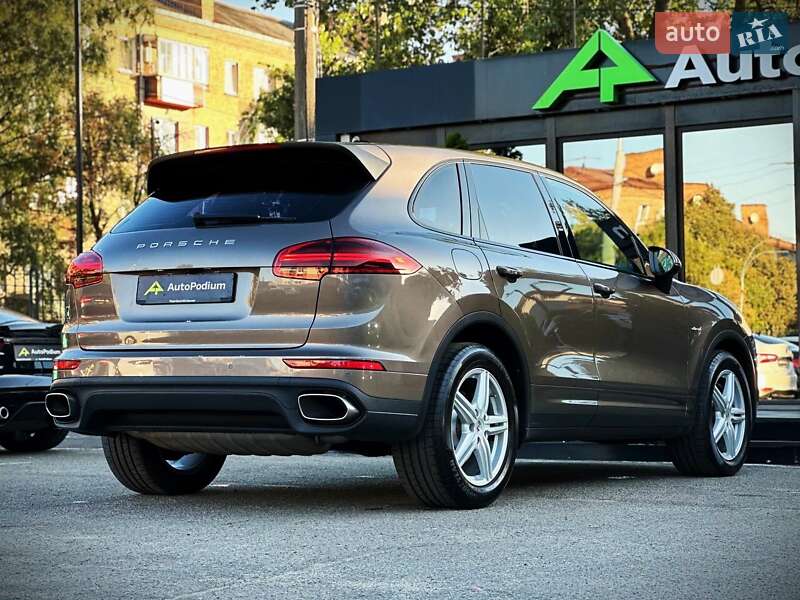 Внедорожник / Кроссовер Porsche Cayenne 2016 в Киеве фото 19 Внедорожник / Кроссовер Porsche Cayenne 2016 в Киеве