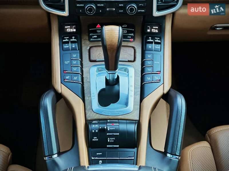 Внедорожник / Кроссовер Porsche Cayenne 2016 в Киеве фото 37 Внедорожник / Кроссовер Porsche Cayenne 2016 в Киеве