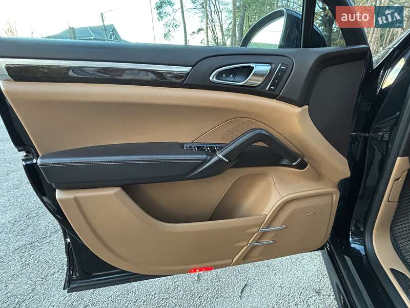 Позашляховик / Кросовер Porsche Cayenne 2015 в Києві фото 17 Позашляховик / Кросовер Porsche Cayenne 2015 в Києві