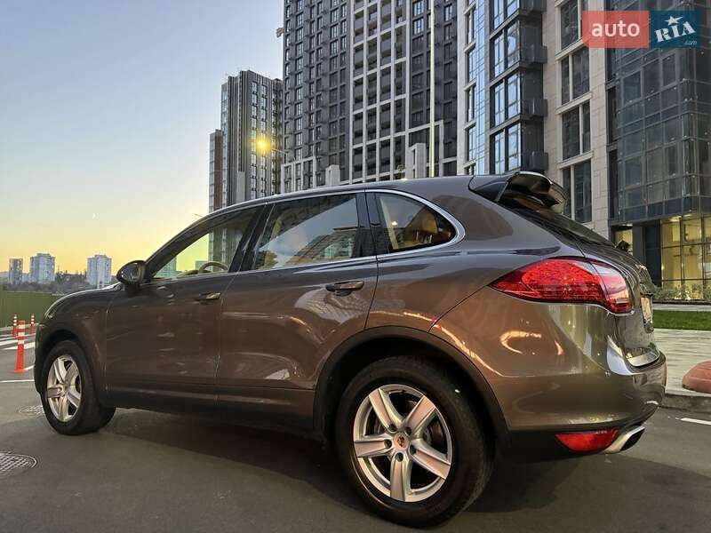 Внедорожник / Кроссовер Porsche Cayenne 2013 в Киеве фото 4 Внедорожник / Кроссовер Porsche Cayenne 2013 в Киеве