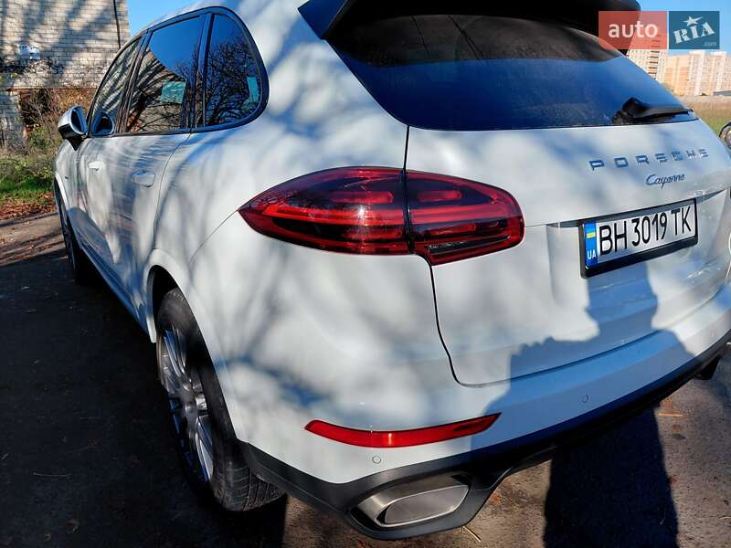 Позашляховик / Кросовер Porsche Cayenne 2017 в Києві