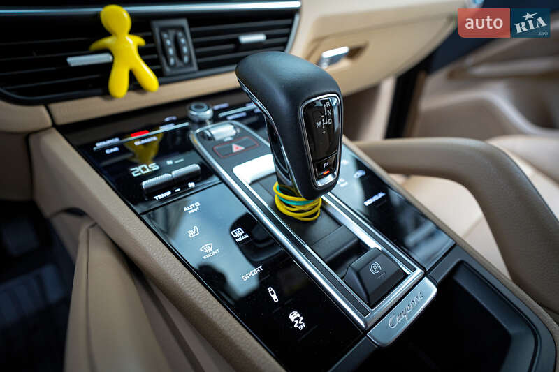 Внедорожник / Кроссовер Porsche Cayenne 2019 в Днепре