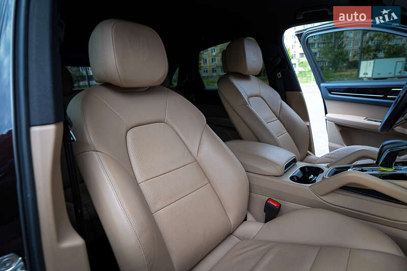 Внедорожник / Кроссовер Porsche Cayenne 2019 в Днепре