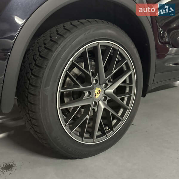 Внедорожник / Кроссовер Porsche Cayenne 2014 в Днепре