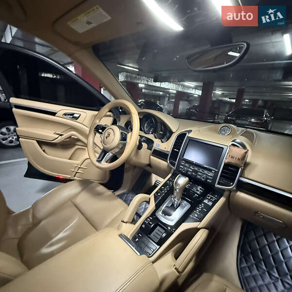 Внедорожник / Кроссовер Porsche Cayenne 2014 в Днепре