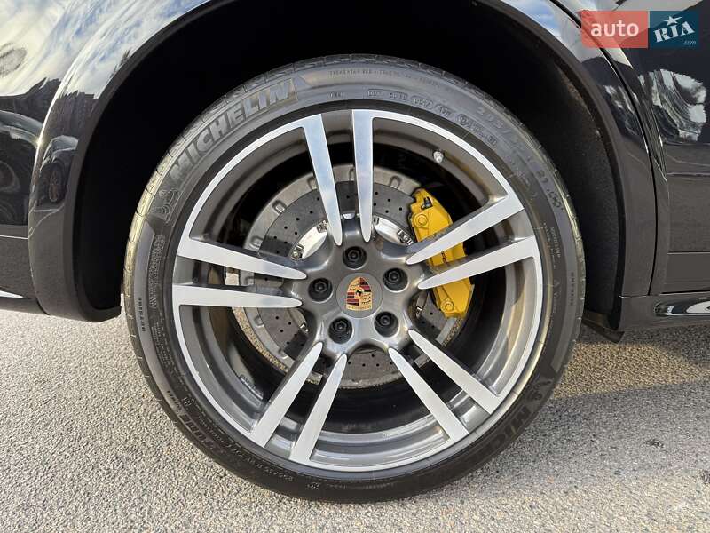 Позашляховик / Кросовер Porsche Cayenne 2013 в Дніпрі