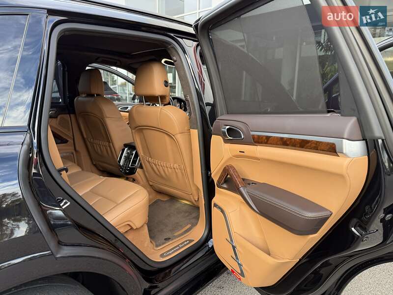 Позашляховик / Кросовер Porsche Cayenne 2013 в Дніпрі