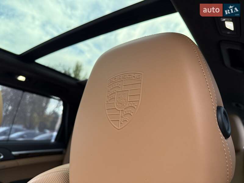 Позашляховик / Кросовер Porsche Cayenne 2013 в Дніпрі