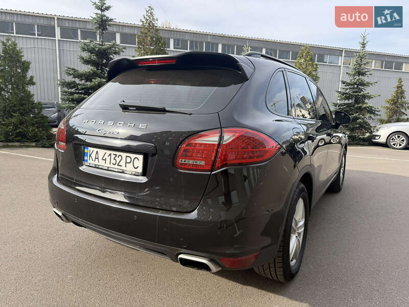 Внедорожник / Кроссовер Porsche Cayenne 2011 в Киеве