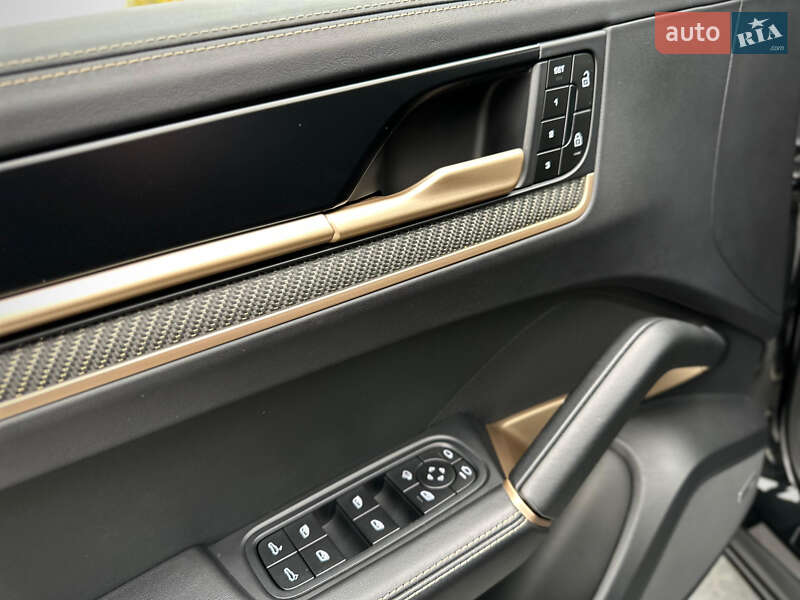 Позашляховик / Кросовер Porsche Cayenne 2024 в Києві