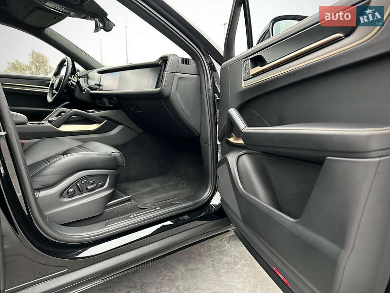 Позашляховик / Кросовер Porsche Cayenne 2024 в Києві