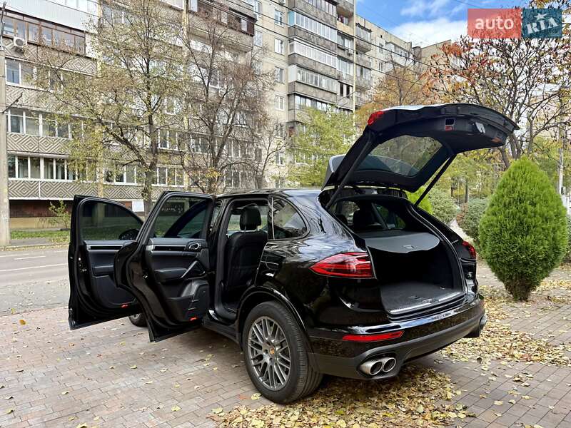 Внедорожник / Кроссовер Porsche Cayenne 2016 в Киеве фото 31 Внедорожник / Кроссовер Porsche Cayenne 2016 в Киеве