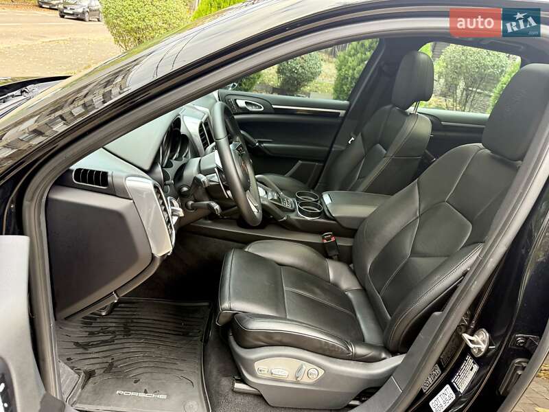 Внедорожник / Кроссовер Porsche Cayenne 2016 в Киеве фото 63 Внедорожник / Кроссовер Porsche Cayenne 2016 в Киеве