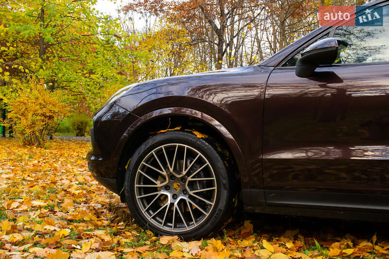 Внедорожник / Кроссовер Porsche Cayenne 2018 в Киеве