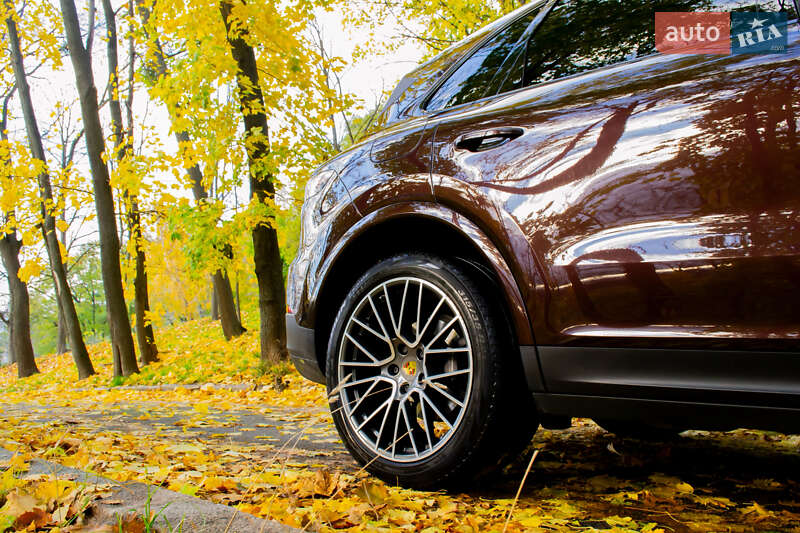 Внедорожник / Кроссовер Porsche Cayenne 2018 в Киеве