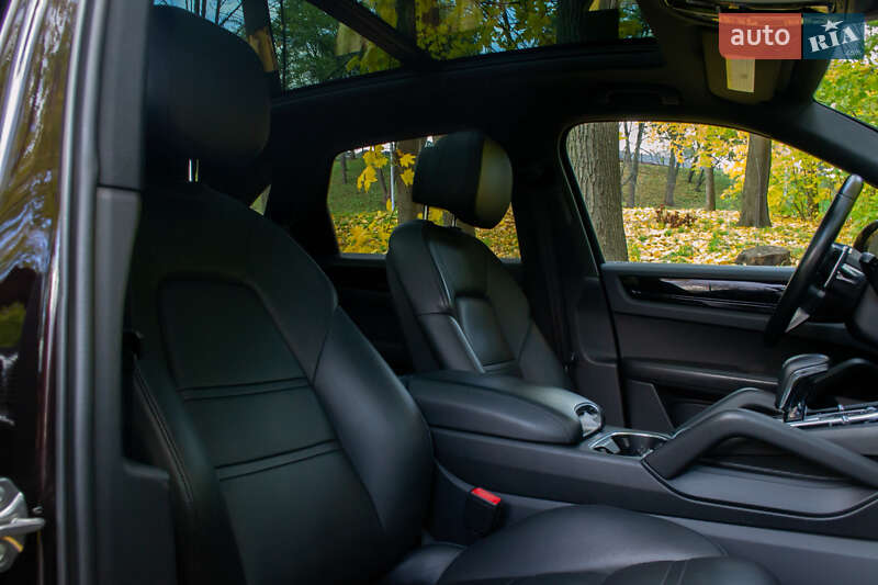 Внедорожник / Кроссовер Porsche Cayenne 2018 в Киеве