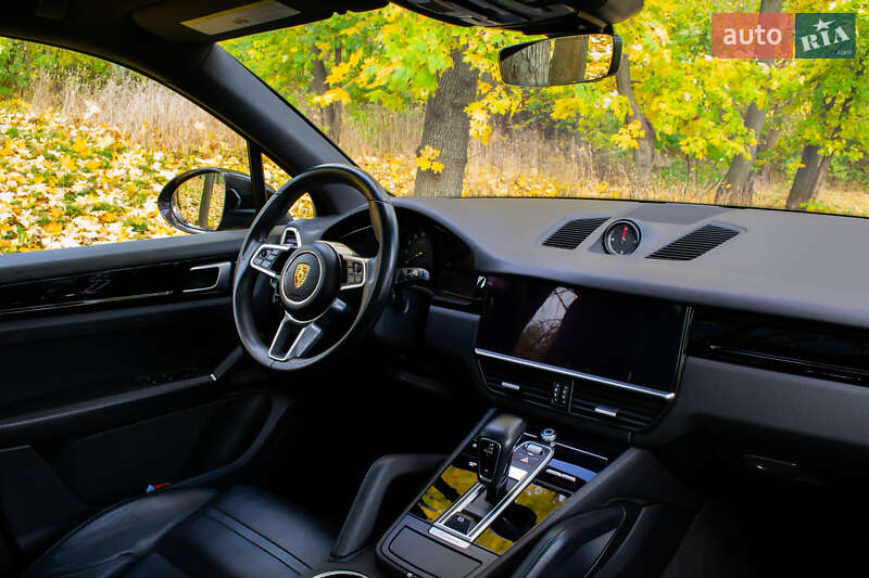 Внедорожник / Кроссовер Porsche Cayenne 2018 в Киеве