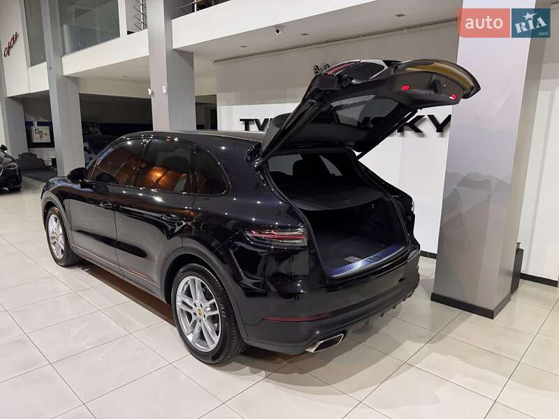 Внедорожник / Кроссовер Porsche Cayenne 2019 в Одессе