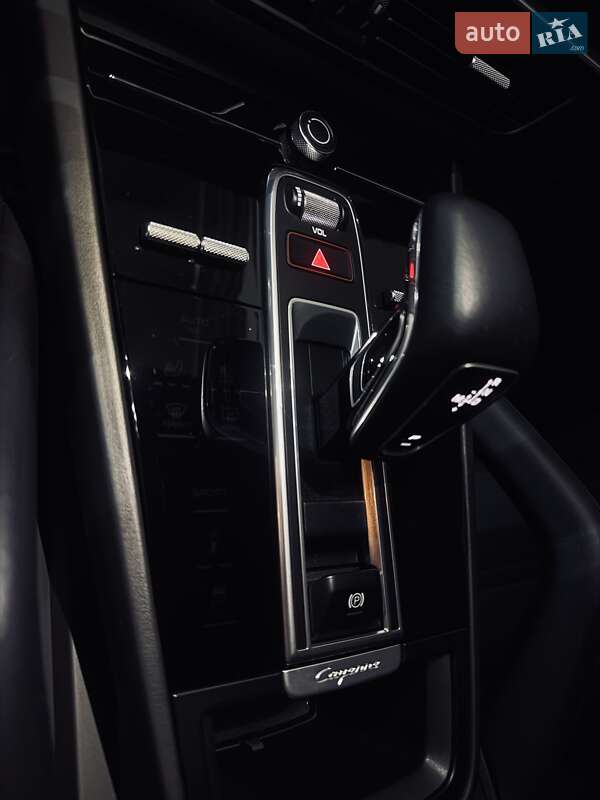 Внедорожник / Кроссовер Porsche Cayenne 2019 в Одессе