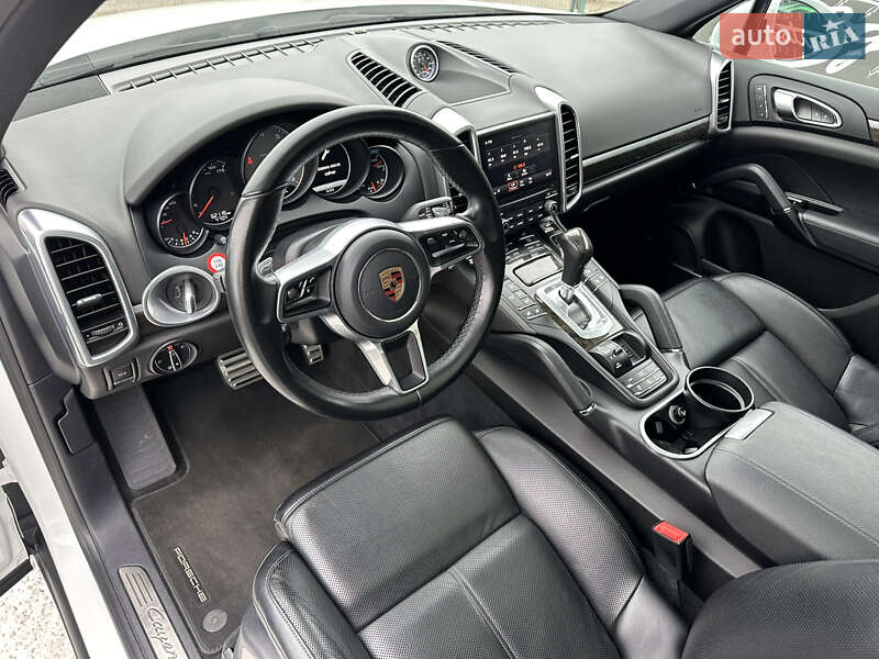 Внедорожник / Кроссовер Porsche Cayenne 2016 в Киеве фото 8 Внедорожник / Кроссовер Porsche Cayenne 2016 в Киеве