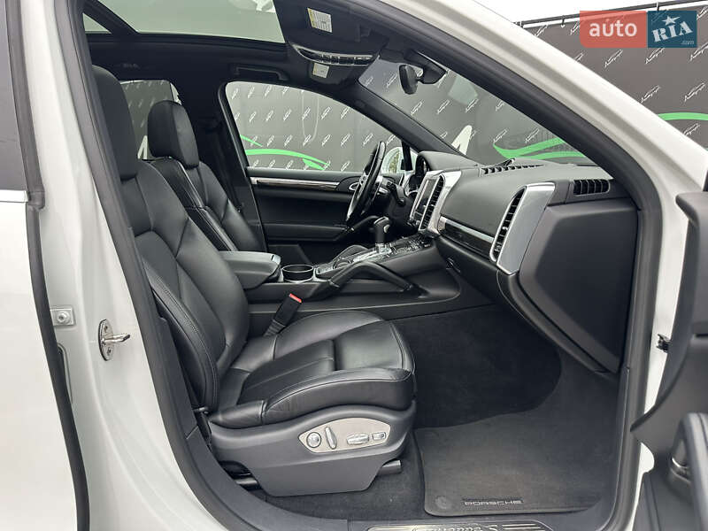 Внедорожник / Кроссовер Porsche Cayenne 2016 в Киеве фото 25 Внедорожник / Кроссовер Porsche Cayenne 2016 в Киеве