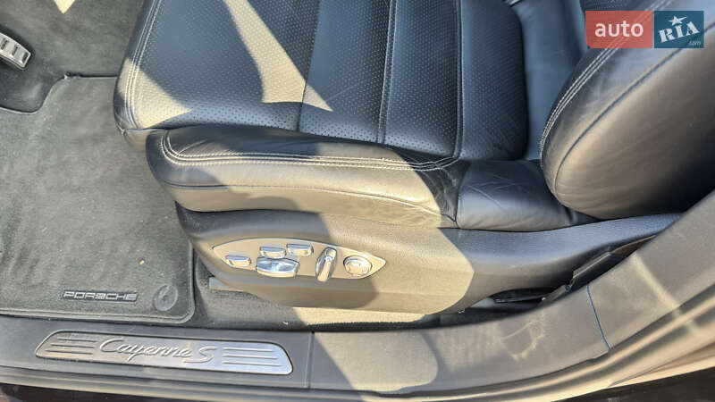 Позашляховик / Кросовер Porsche Cayenne 2010 в Дніпрі