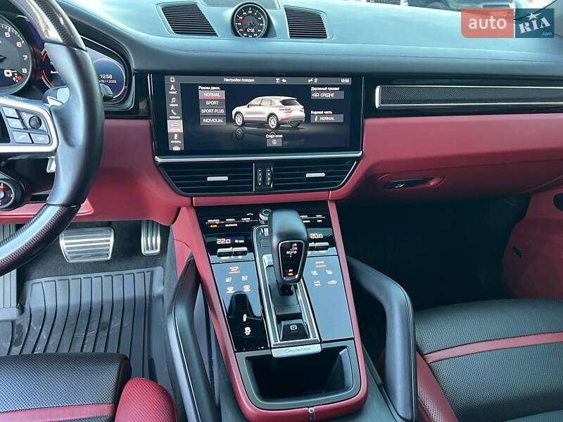 Позашляховик / Кросовер Porsche Cayenne 2019 в Львові