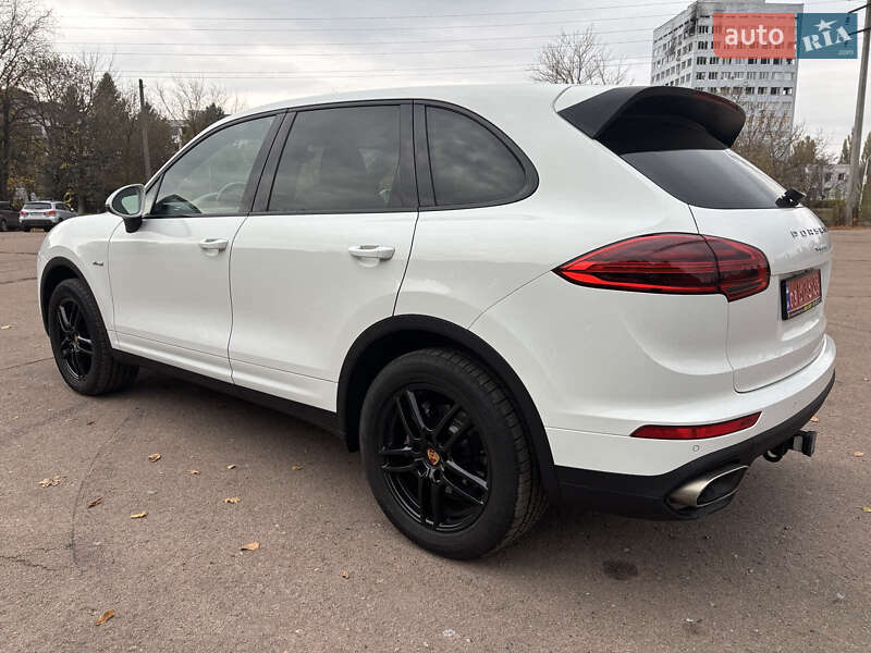 Позашляховик / Кросовер Porsche Cayenne 2015 в Ніжині