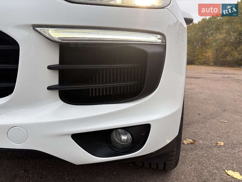 Позашляховик / Кросовер Porsche Cayenne 2015 в Ніжині