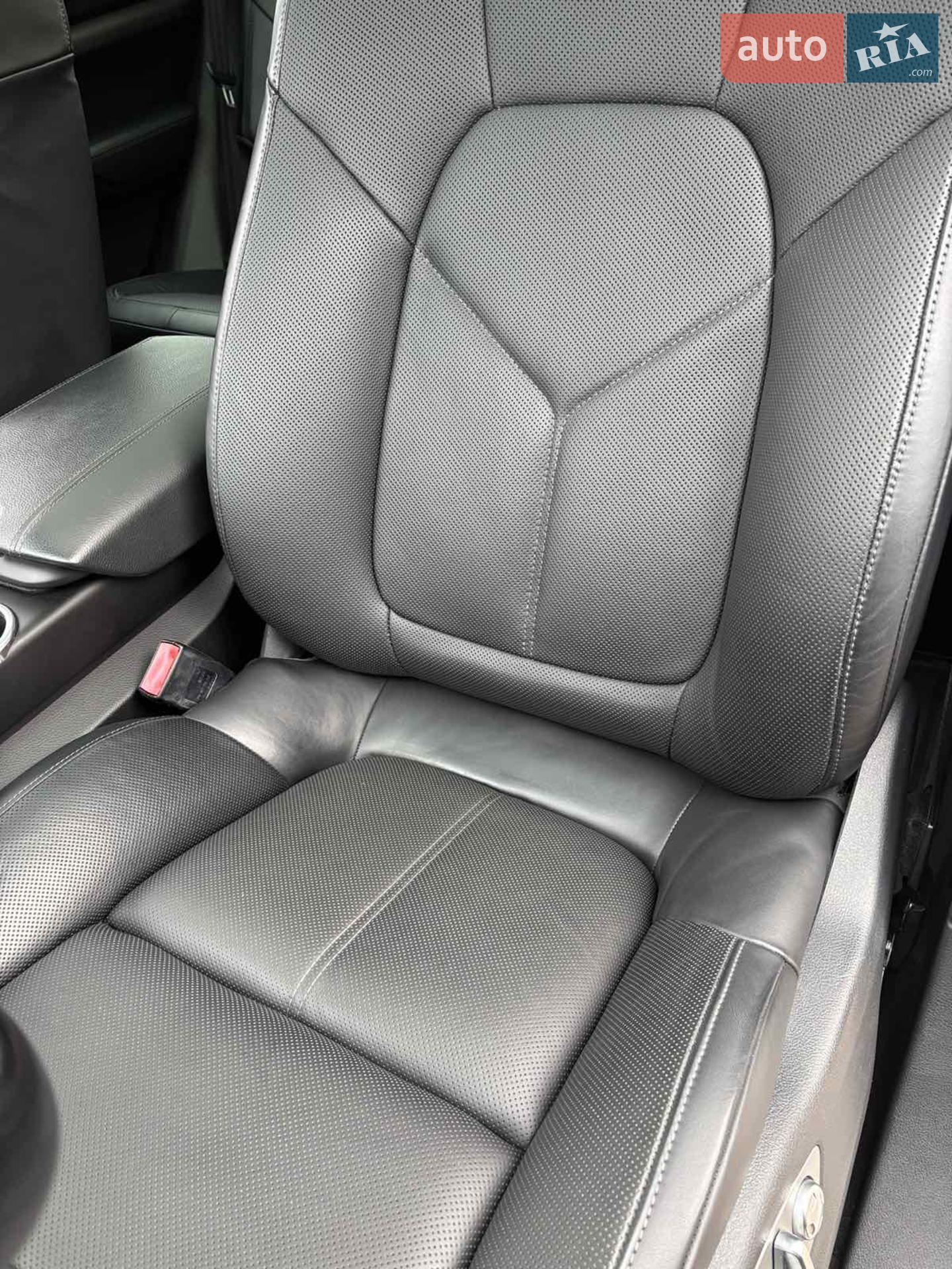 2015 Porsche Cayenne - мініатюра 32
