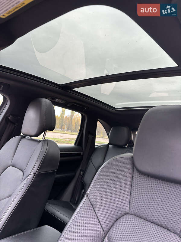 Позашляховик / Кросовер Porsche Cayenne 2015 в Ніжині