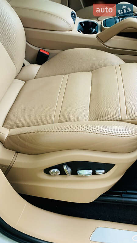 Внедорожник / Кроссовер Porsche Cayenne 2018 в Киеве